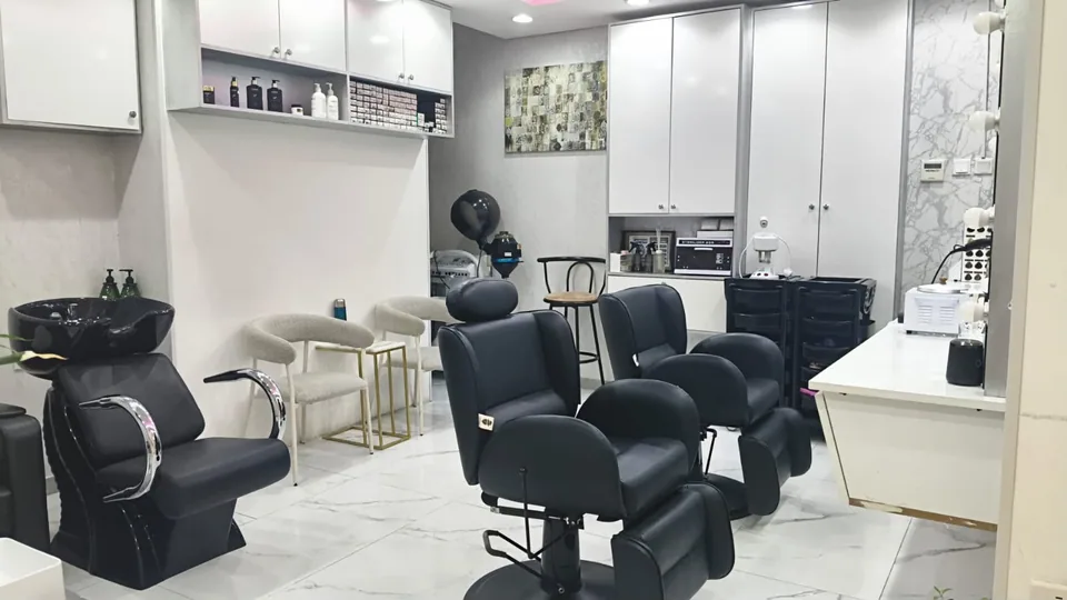 Ladies' Beauty Salon for Sale – Al Khan, Sharjah